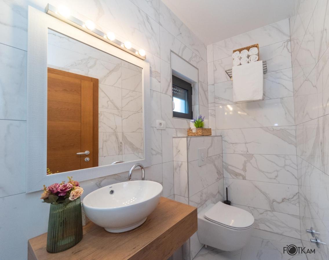 Libar Studio Apartments Baška Voda Extérieur photo